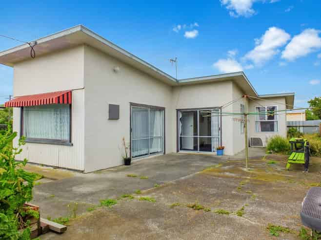 2 Hillary Street, Foxton