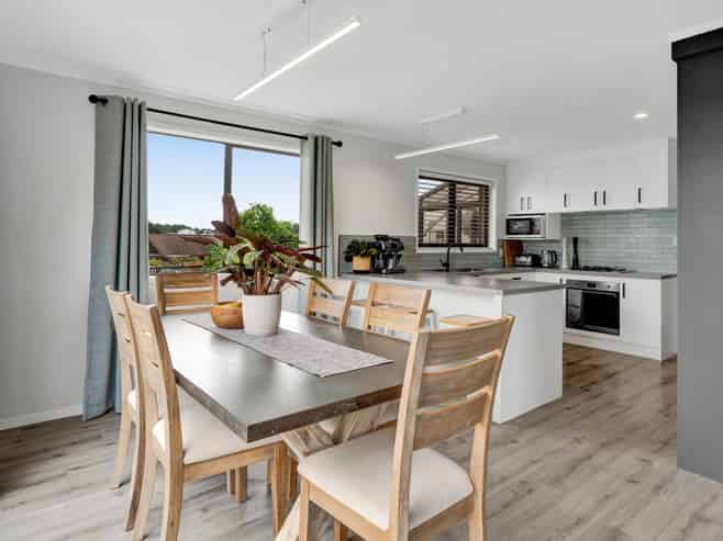 17 Caledonia Place, Highlands Park