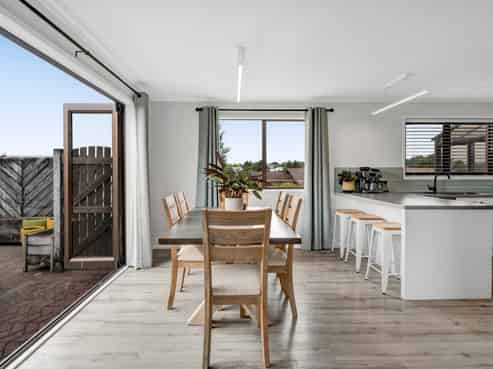 17 Caledonia Place, Highlands Park