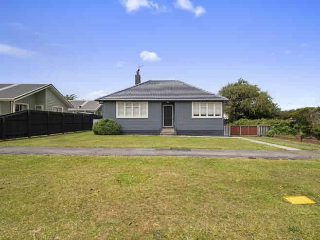 38 Manuka Crescent, Hillcrest