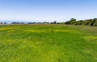 0n Waihi Road, Hawera