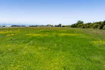 0n Waihi Road, Hawera