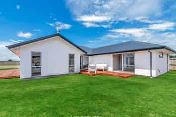 5 Southdown Place, KIRWEE