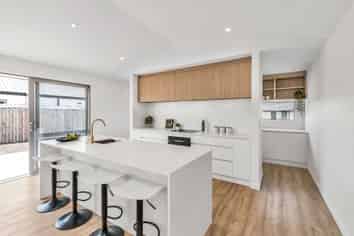 5 Southdown Place, KIRWEE