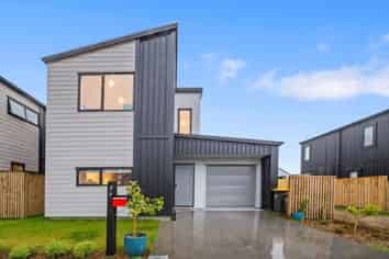 76 Jacks Landing Drive, Hamilton Lake