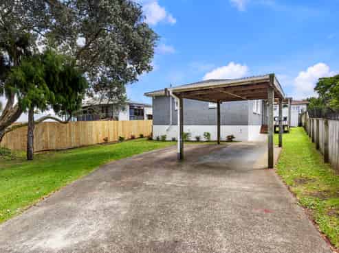 15 McInnes Road, Weymouth