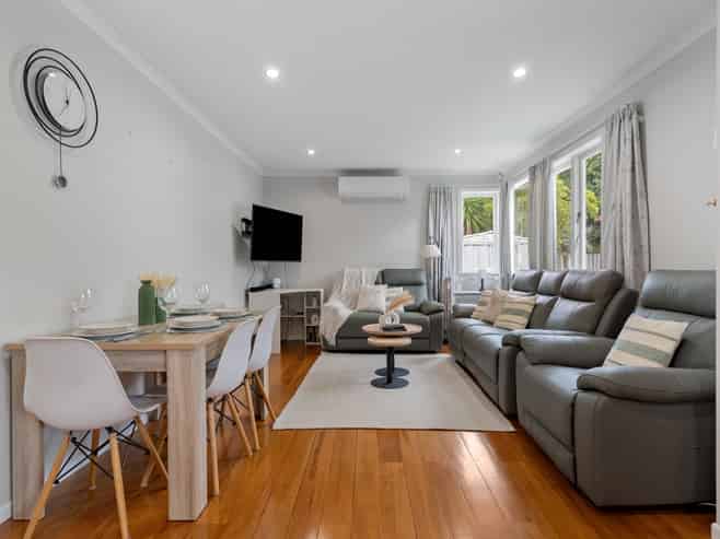 15 McInnes Road, Weymouth