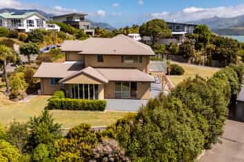 2 Kanuka Place, Robinsons Bay