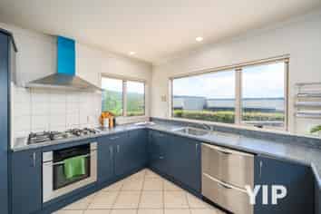 45 Tamworth Crescent, Newlands