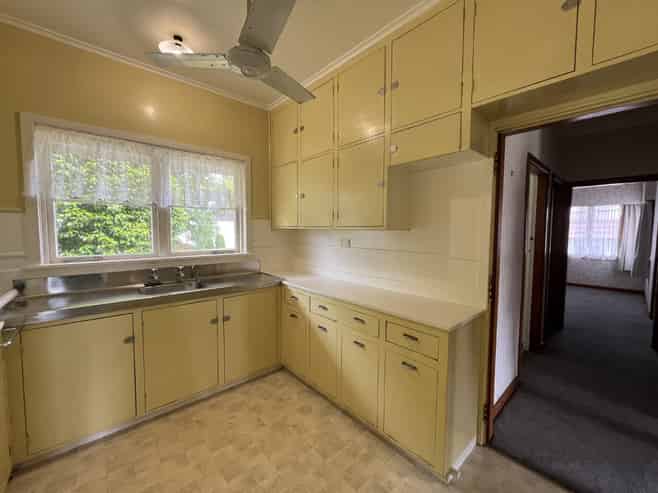 508 Devon Street East, Strandon