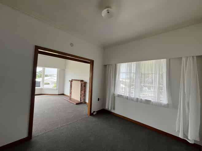 508 Devon Street East, Strandon