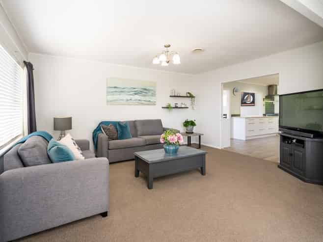 12A Osier Road, Greenmeadows