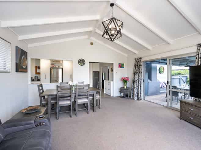 12A Osier Road, Greenmeadows