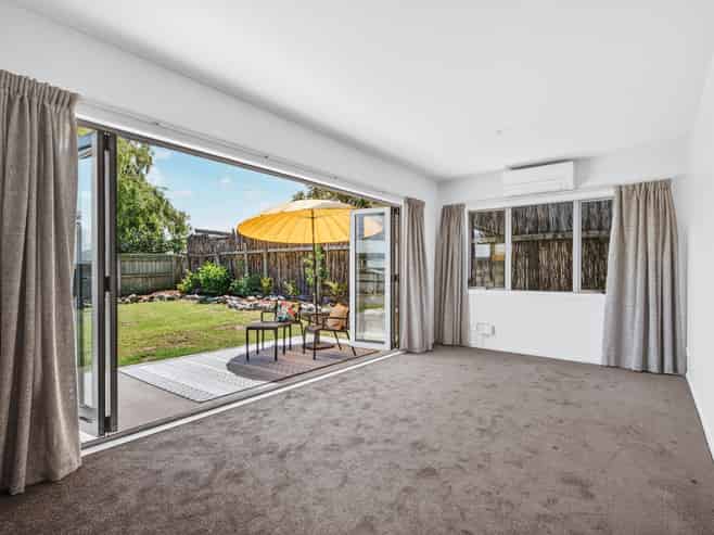 2/18 Frederick Street, Two Mile Bay