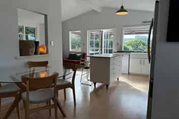 11 Putiki Road, Ostend