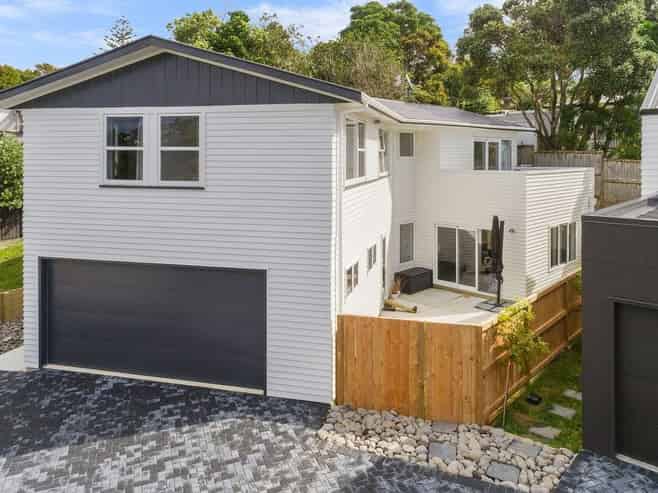 99 Vandeleur Avenue, Birkdale