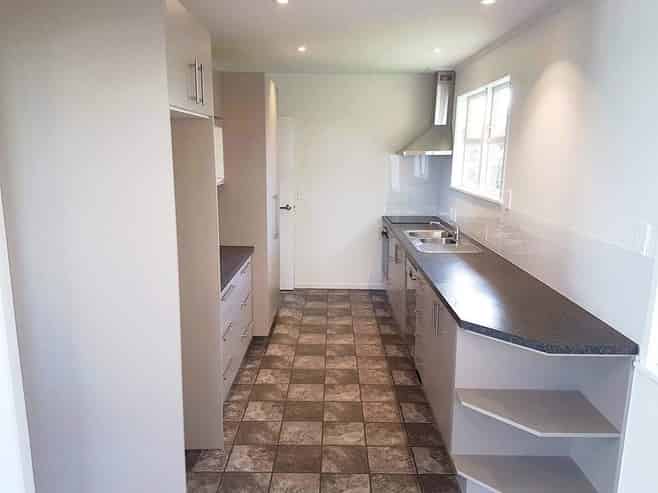 99 Vandeleur Avenue, Birkdale