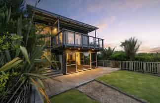 16 Log Race Road, Piha