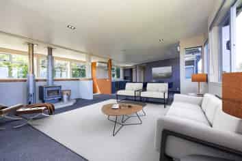 16 Log Race Road, Piha