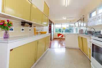 9 Roys Road, Weymouth