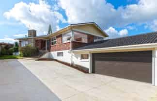 9 Roys Road, Weymouth