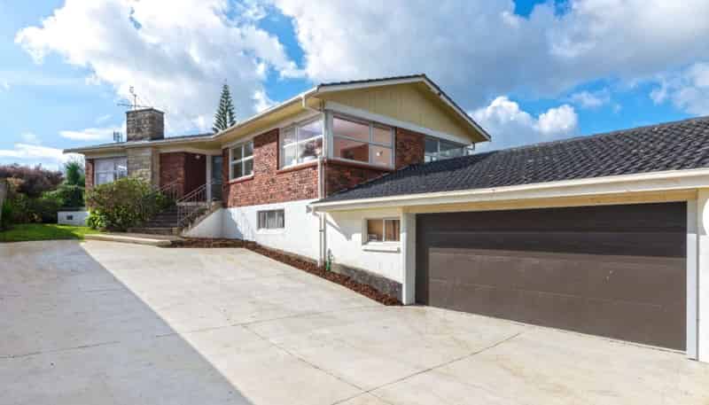 9 Roys Road, Weymouth