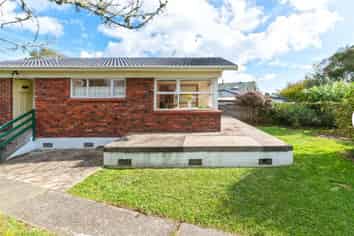 9 Roys Road, Weymouth