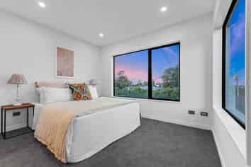 98A Royal Road, Massey