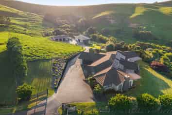 240 Oyster Point Road, Kaukapakapa