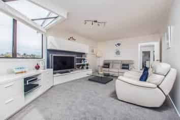 9A Lyttelton Avenue, Forrest Hill