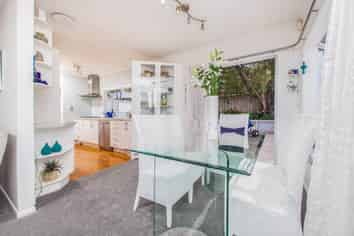 9A Lyttelton Avenue, Forrest Hill