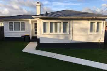 13 Christmas Road, Manurewa