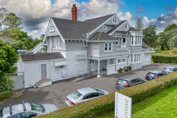 Prime Parnell Hospitality Venue - 495sqm