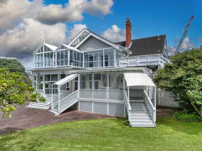 Prime Parnell Hospitality Venue - 495sqm