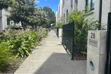 28/666b Great South Road, Ellerslie