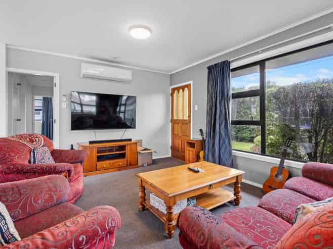 33 Wall Street, Nawton