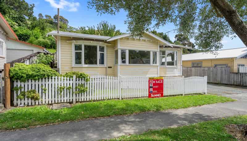 50 Emano Street, Toi Toi