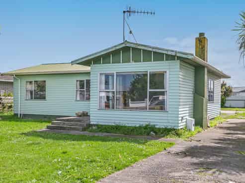 23 Stirling Street, Levin