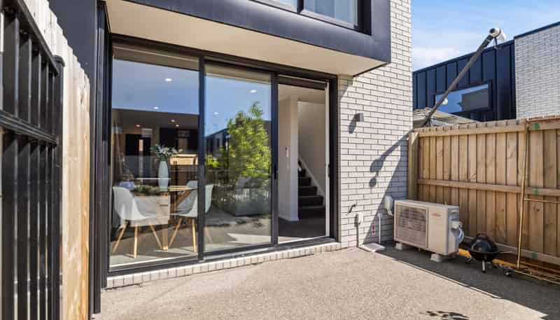 12/321 Lincoln Road, Addington