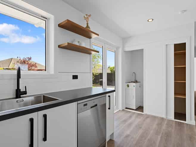 17 Roberts Road, Hei Hei