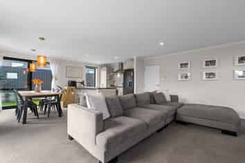 16 Pioneer Crescent, Omokoroa