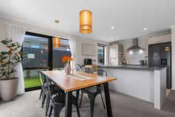 16 Pioneer Crescent, Omokoroa