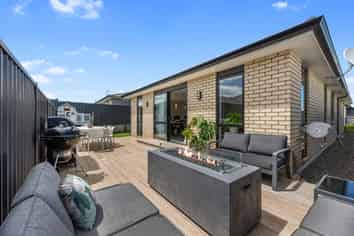 16 Pioneer Crescent, Omokoroa