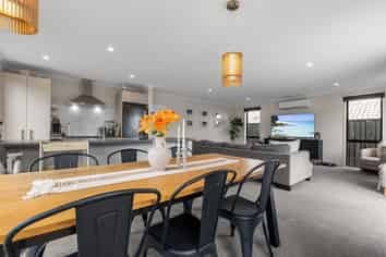 16 Pioneer Crescent, Omokoroa