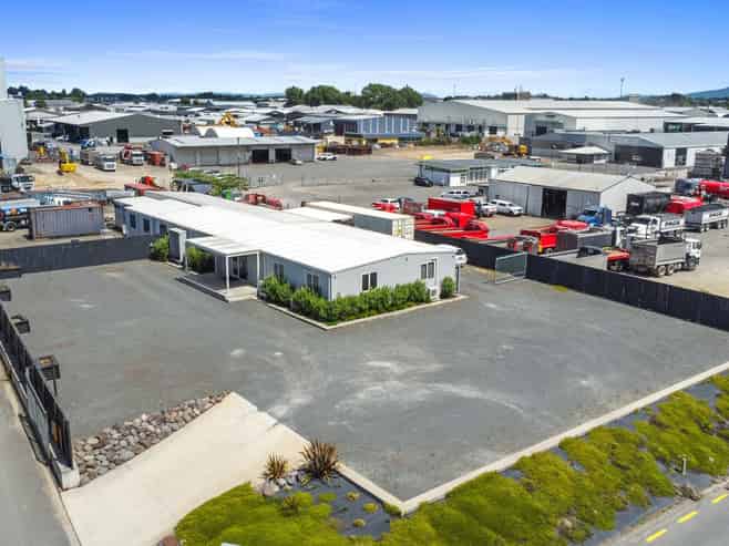 Warehouse, Office & Yard Combo