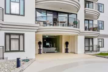 2F/118 Gladstone Road, Parnell