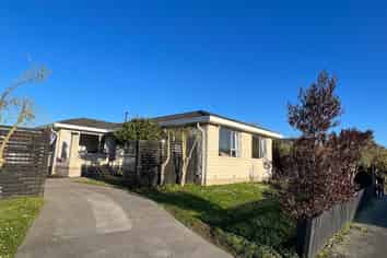 32 Dunbarton Street, Redwood