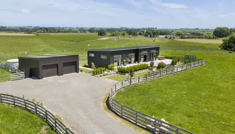 567 Lethbridge Road, Halcombe