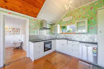 42 Cameron Road, Bluff Hill