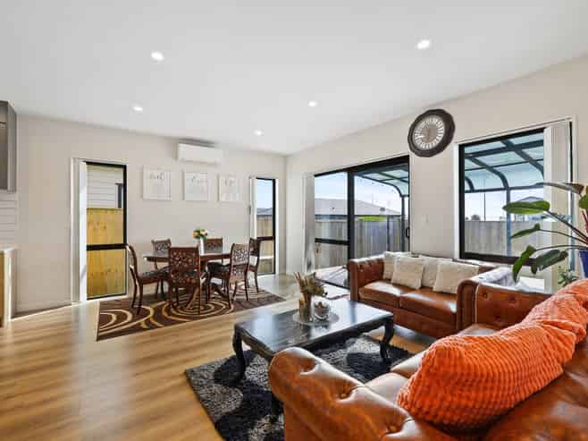 12 Korowhiti Road, Clarks Beach